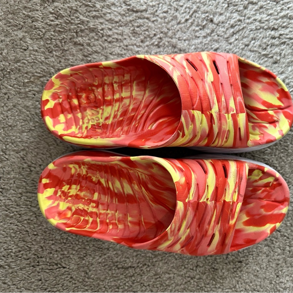 HOKA size 9 recovery slides